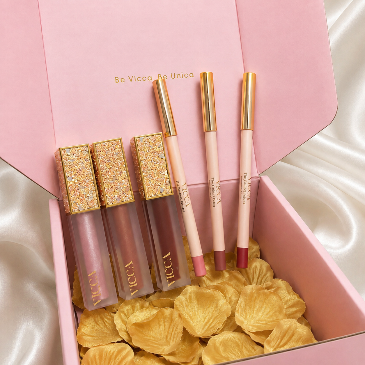 Pack 3x3 (Tres Glosses + 3 Perfiladores de labios Vicca)